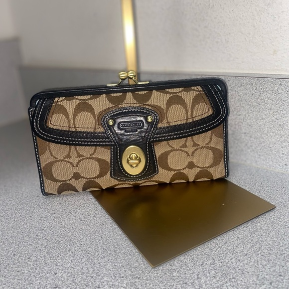 Coach Legacy Kisslock and Turnlock Tan and Black Wallet EUC - Picture 2 of 16